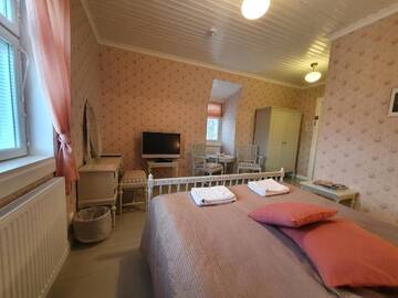 Фото номера Двухместный номер с 1 кроватью Отели типа «постель и завтрак» B&amp;B Lomamokkila г. Савонлинна 4