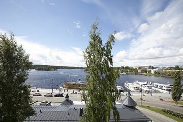 Фото номера Двухместный номер с 2 отдельными кроватями Отель Original Sokos Hotel Seurahuone Savonlinna г. Савонлинна 12